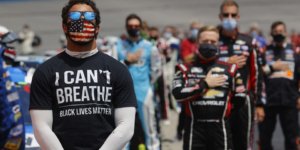 bubba-wallace-43-nascar-driver-petty-black-lives-matter-racing-race